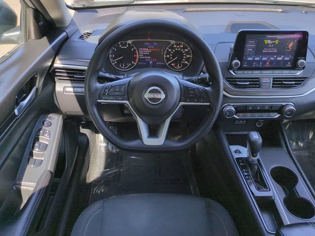 Used 2025 Nissan Altima 2.5 SV FWD image 15
