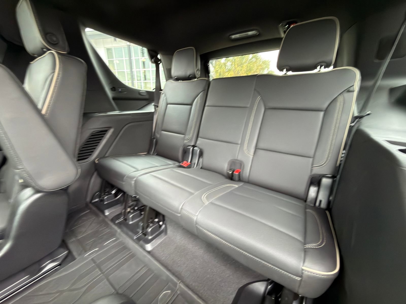 Used 2024 Chevrolet Tahoe Premier image 16