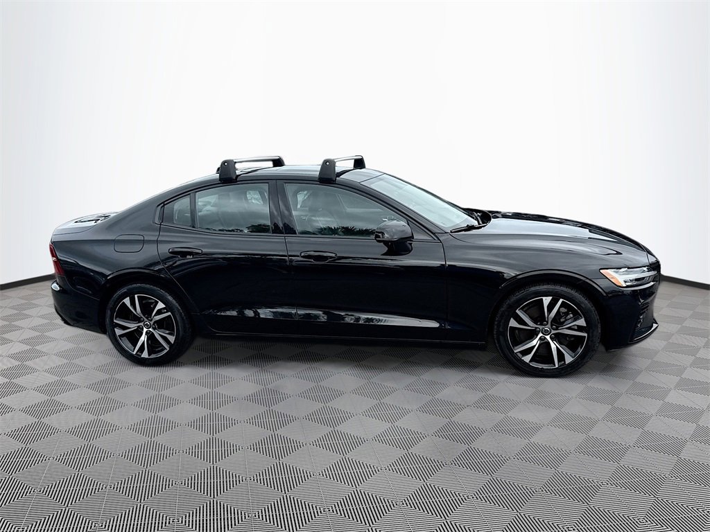Used 2022 Volvo S60 T8 Inscription image 5
