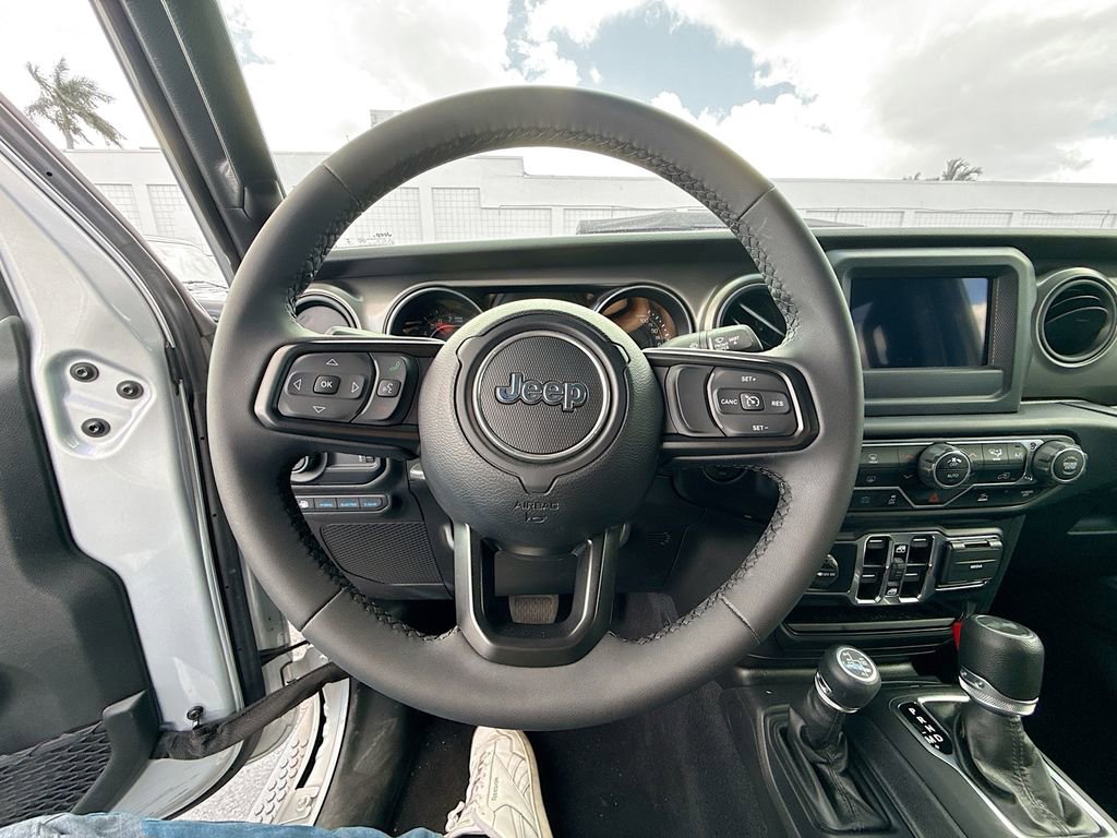 Used 2023 Jeep Wrangler Unlimited image 12