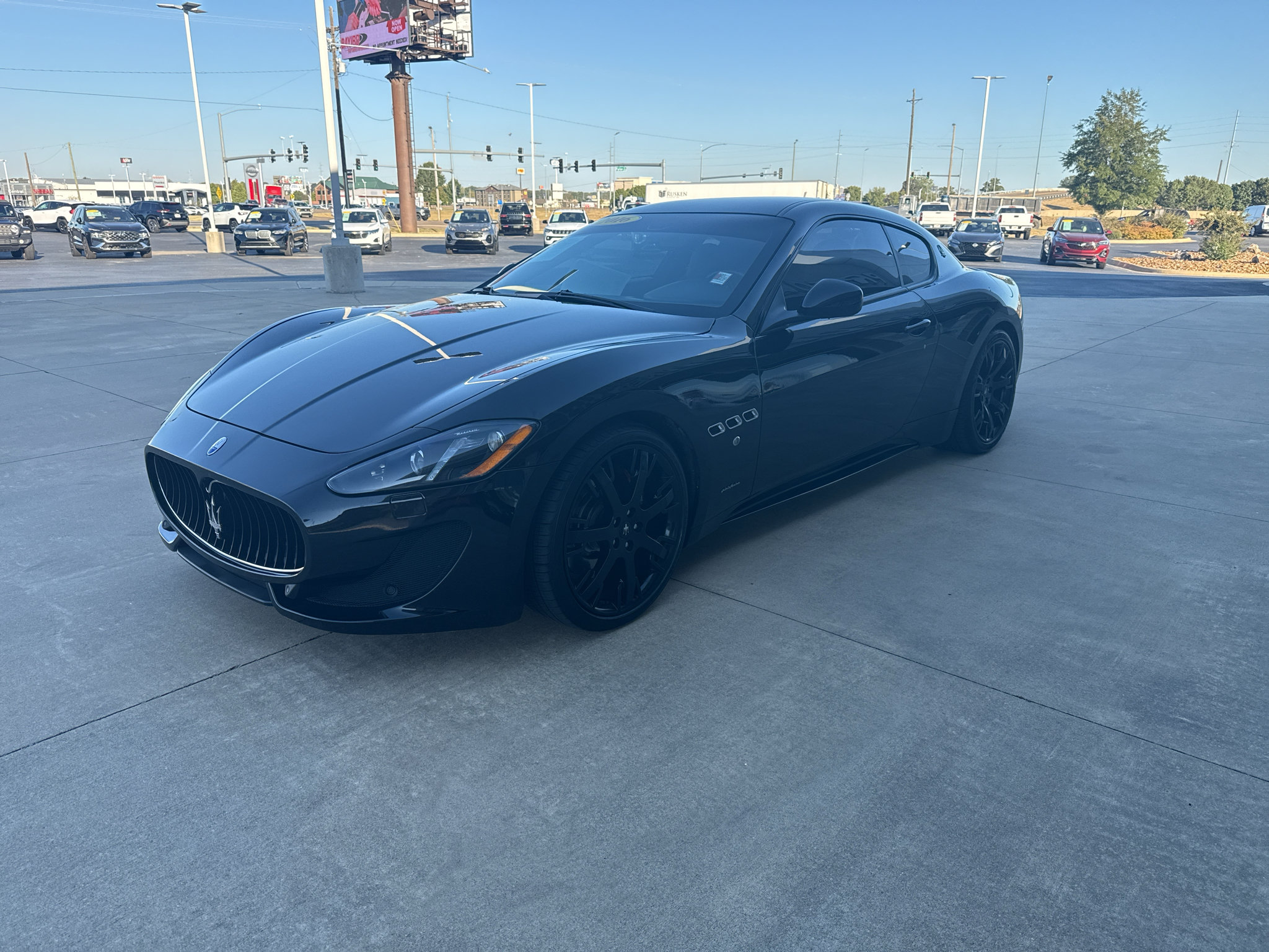 Used 2016 Maserati GranTurismo Sport RWD image 3