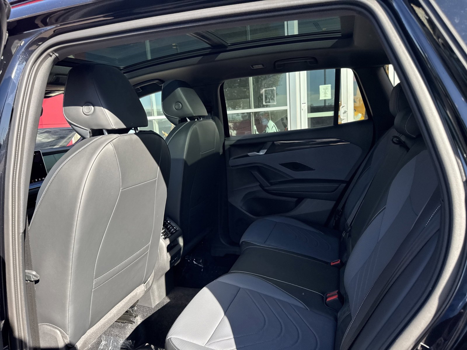 New 2026 Volkswagen Tiguan SE R-Line image 19