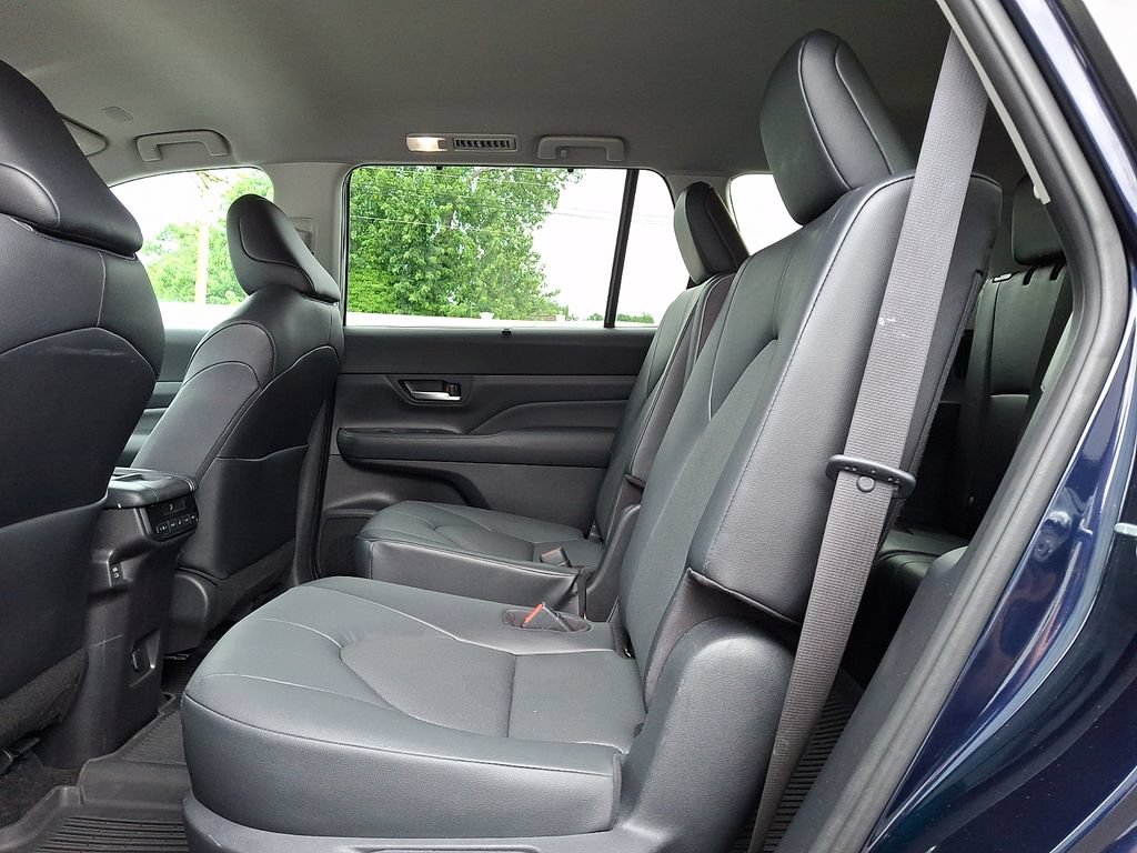 Certified 2024 Toyota Grand Highlander AWD image 10