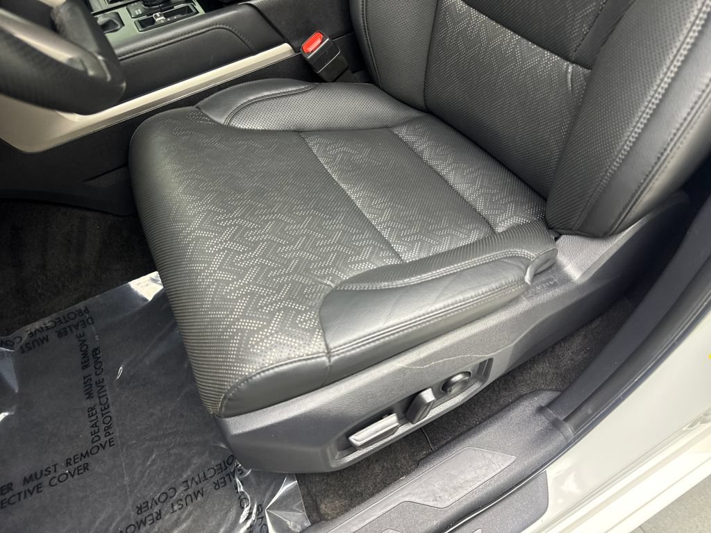 Used 2025 Toyota Tundra Limited w/ TRD Off-Road Package AWD/4WD image 32