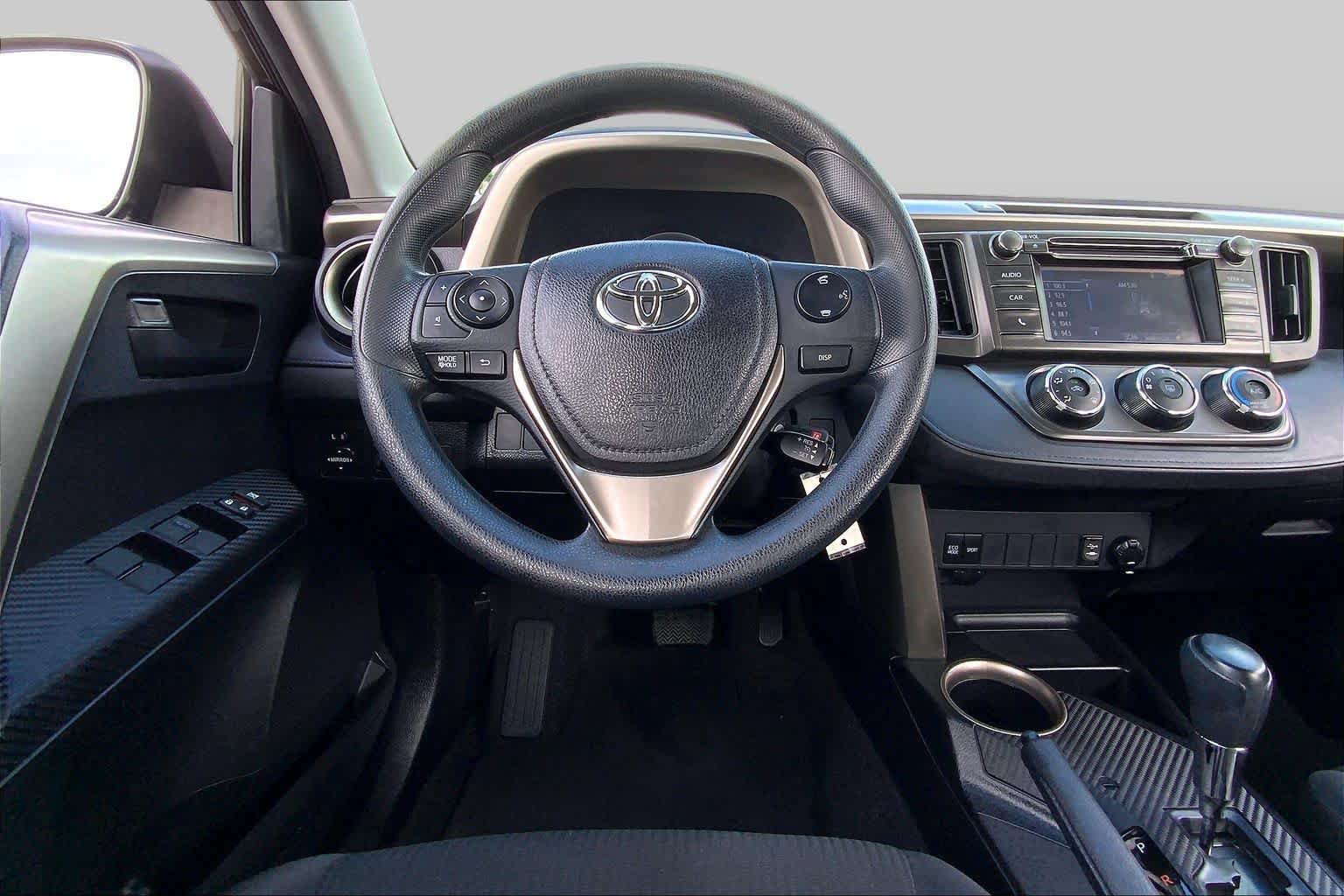 Used 2014 Toyota RAV4 LE FWD image 6