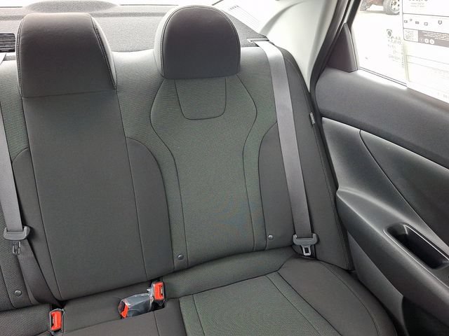 New 2026 Hyundai Elantra SE FWD image 14
