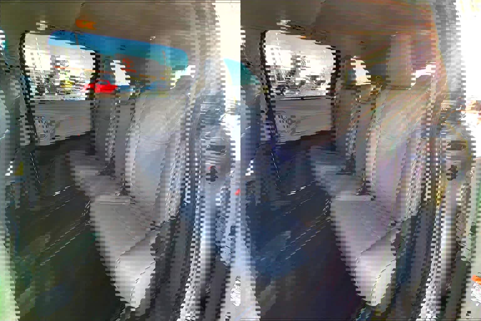 Used 2024 Toyota Sienna XLE image 21