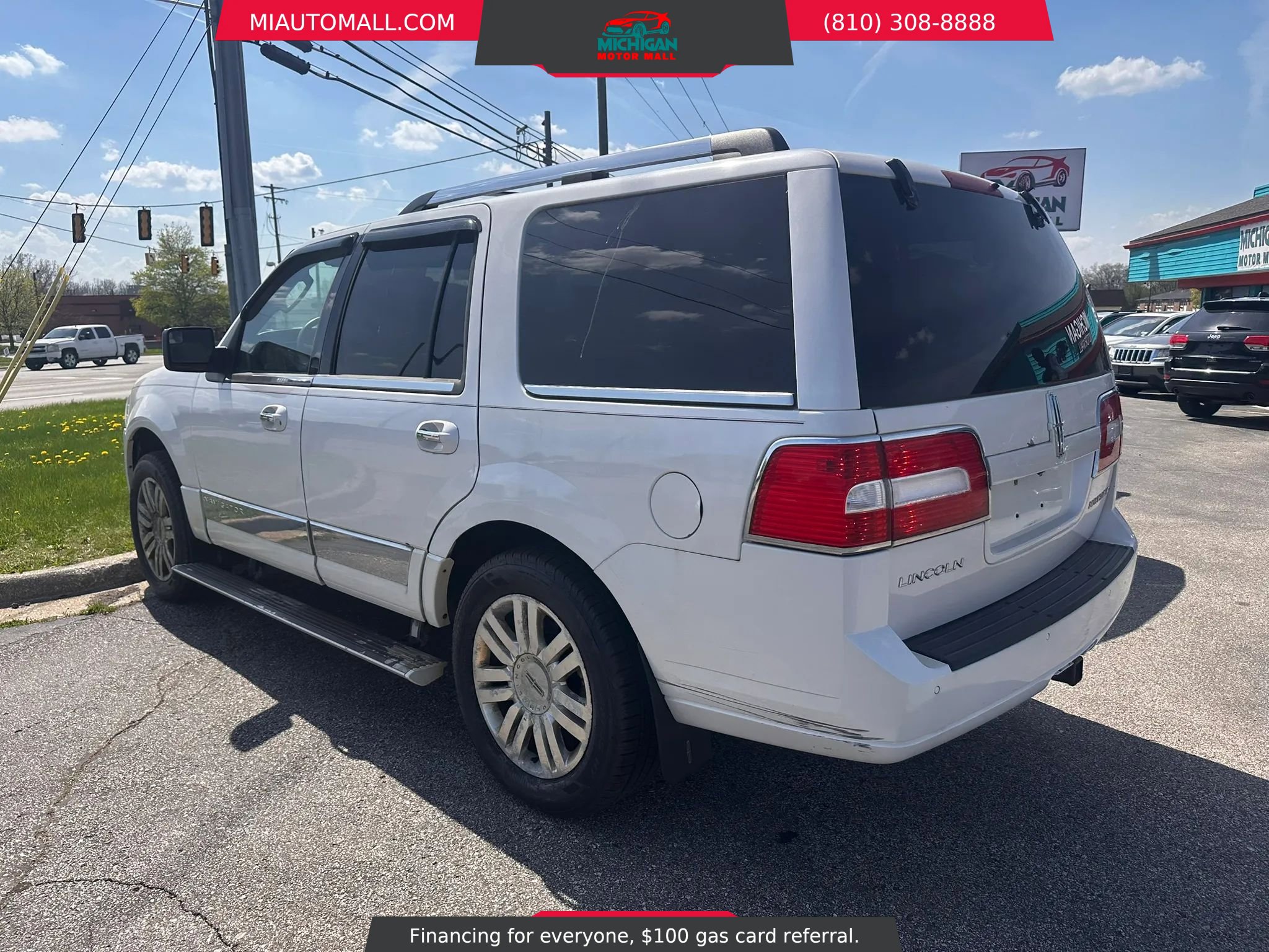 Used 2012 Lincoln Navigator 4WD image 4