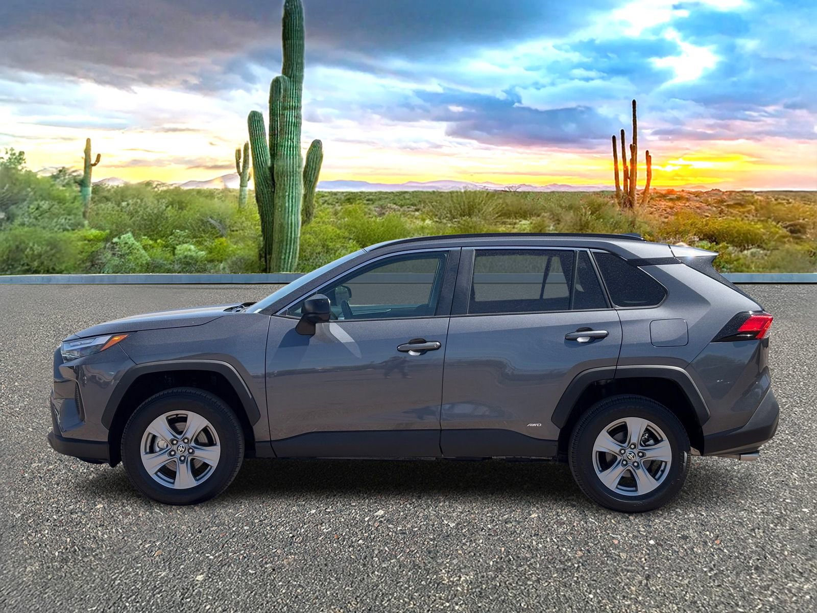 Used 2025 Toyota RAV4 LE AWD/4WD image 3