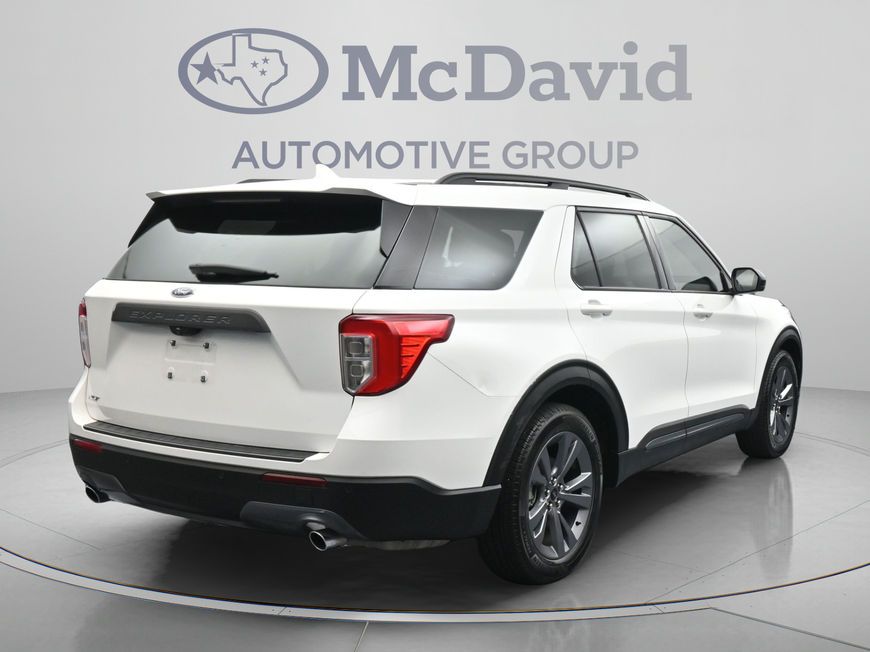 Used 2023 Ford Explorer XLT w/ Equipment Group 202A RWD image 8