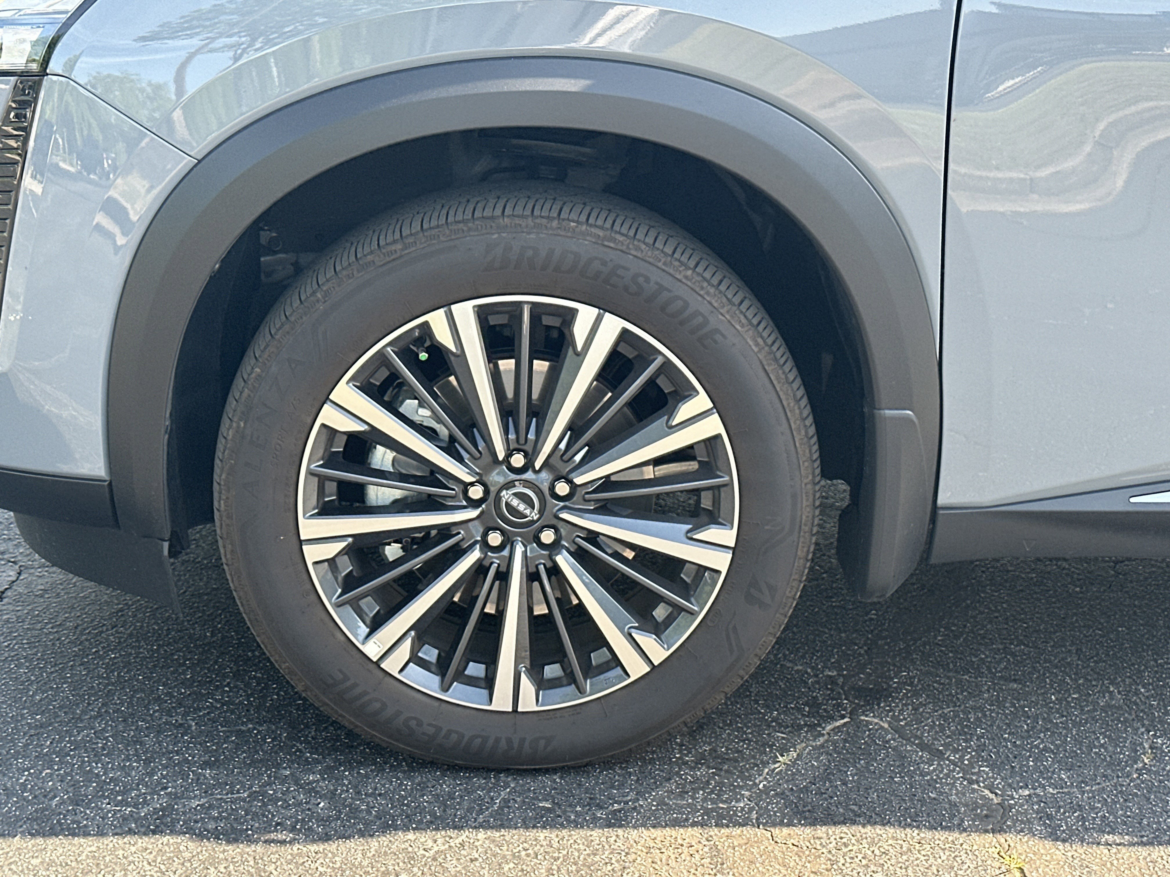 Used 2026 Nissan Pathfinder Platinum AWD/4WD image 11