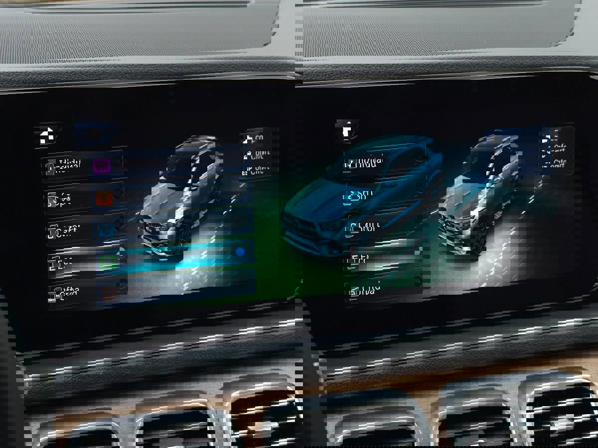 Used 2024 Mercedes-Benz GLE 350 4MATIC SUV image 60