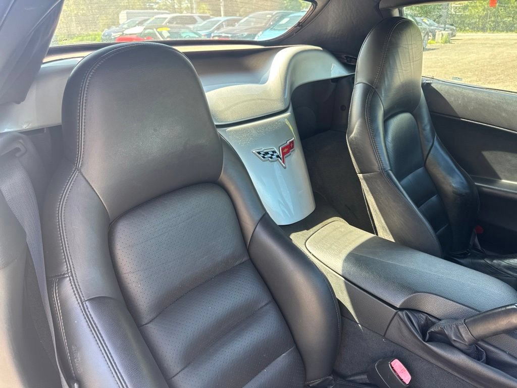 Used 2005 Chevrolet Corvette Convertible w/ Preferred Equipment Group RWD image 35