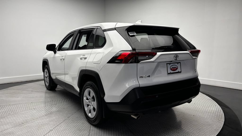 Used 2024 Toyota RAV4 LE AWD/4WD image 33