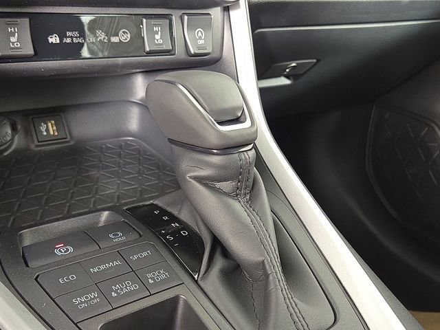 Used 2025 Toyota RAV4 XLE Premium image 19