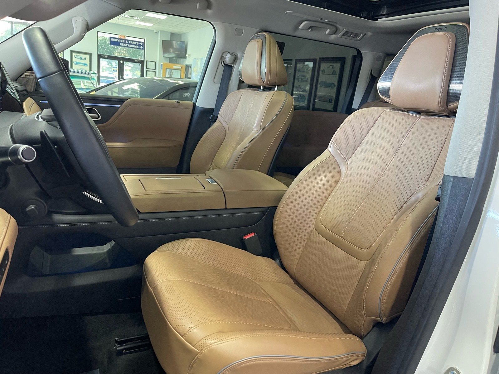 Used 2025 INFINITI QX80 Sensory AWD/4WD image 26