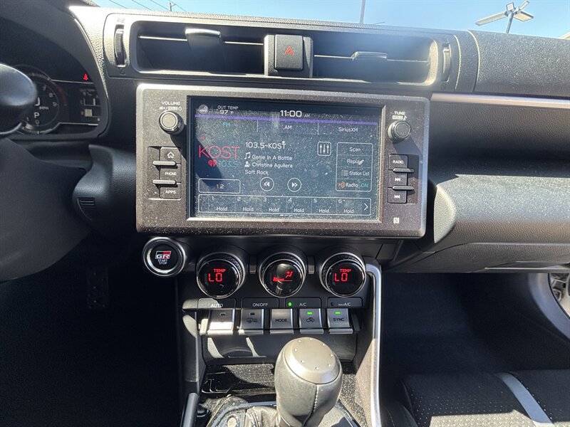Used 2025 Toyota GR86 Premium w/ ALL Weather Mat Package (TMS) RWD image 17