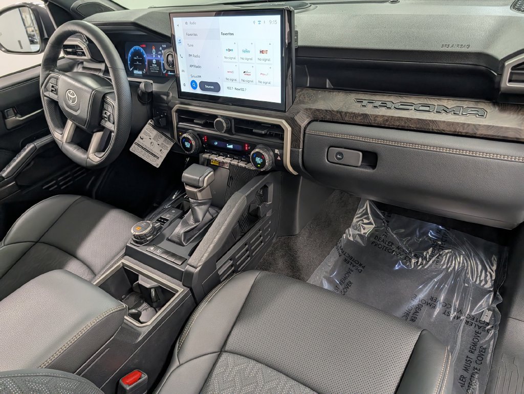Used 2024 Toyota Tacoma Limited AWD/4WD image 37