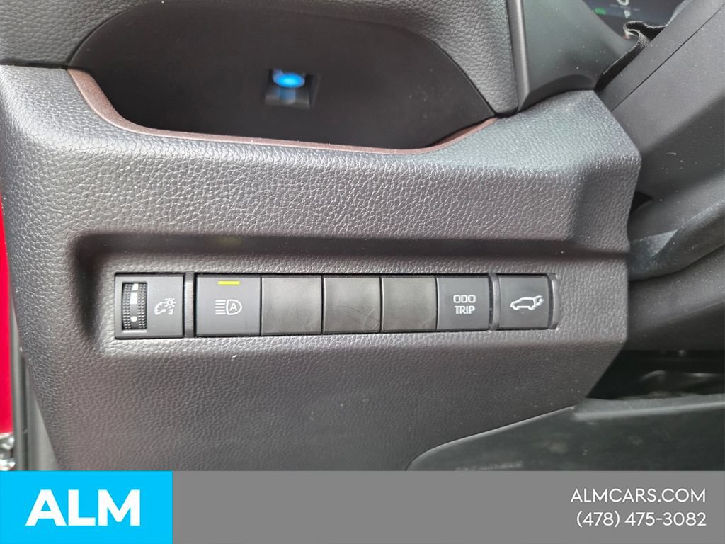 Used 2024 Toyota RAV4 Limited FWD image 27