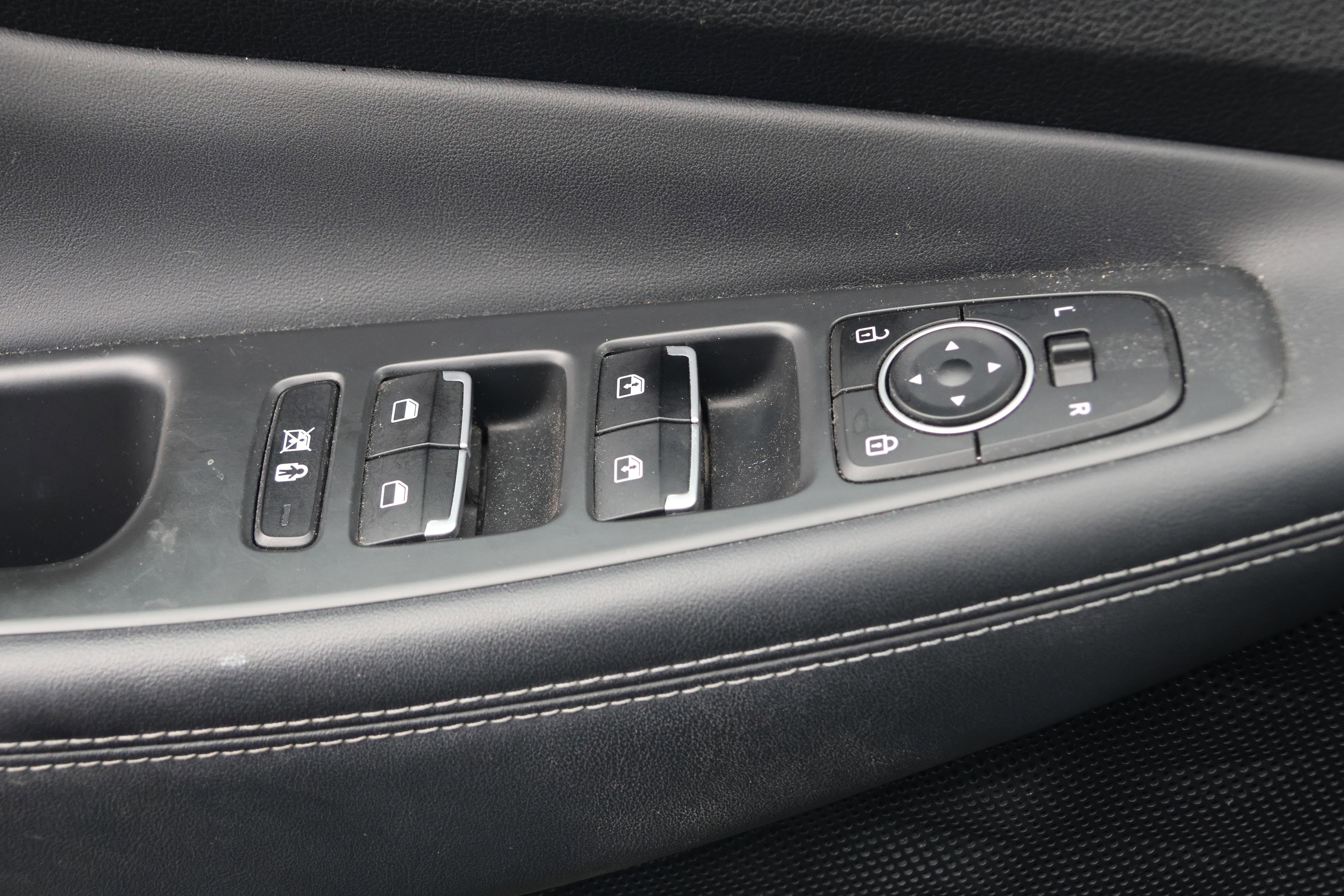 Used 2019 Hyundai Santa Fe Limited image 13