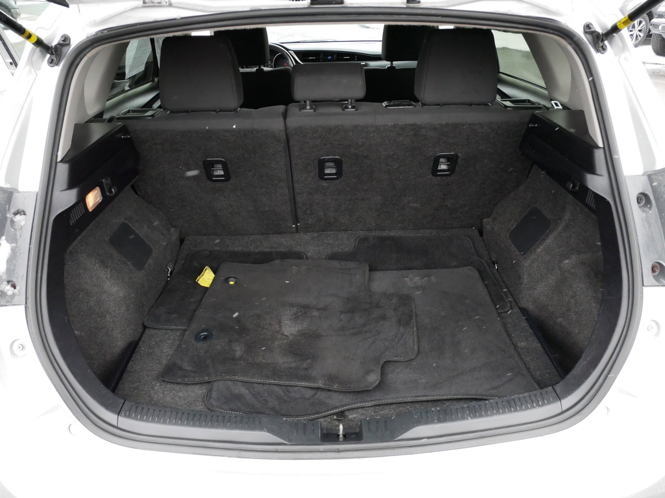 Used 2018 Toyota Corolla iM image 18