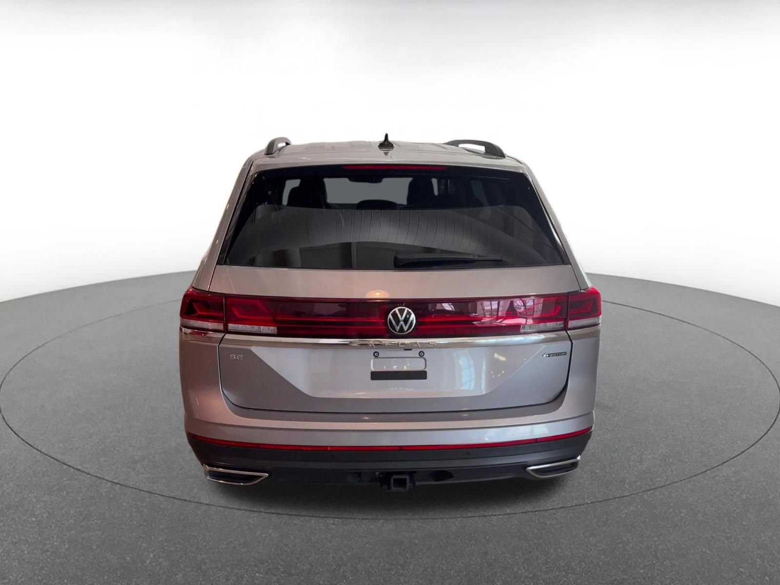 Used 2025 Volkswagen Atlas SE image 12