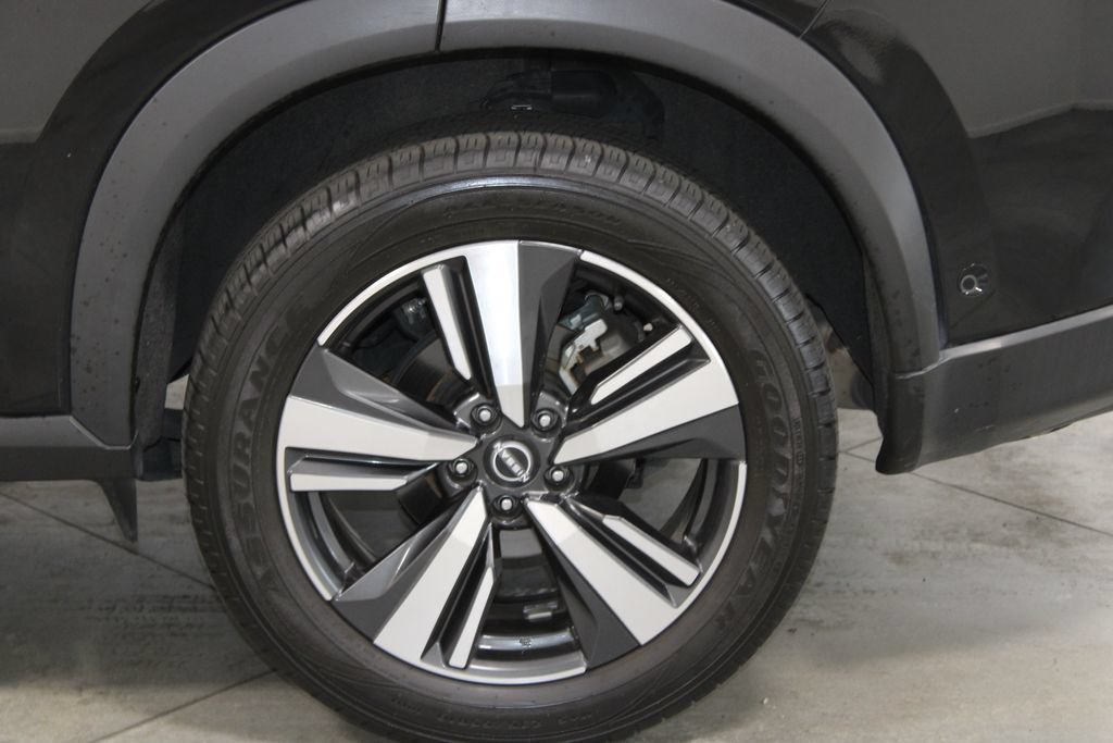 Used 2024 Nissan Rogue SL FWD image 17