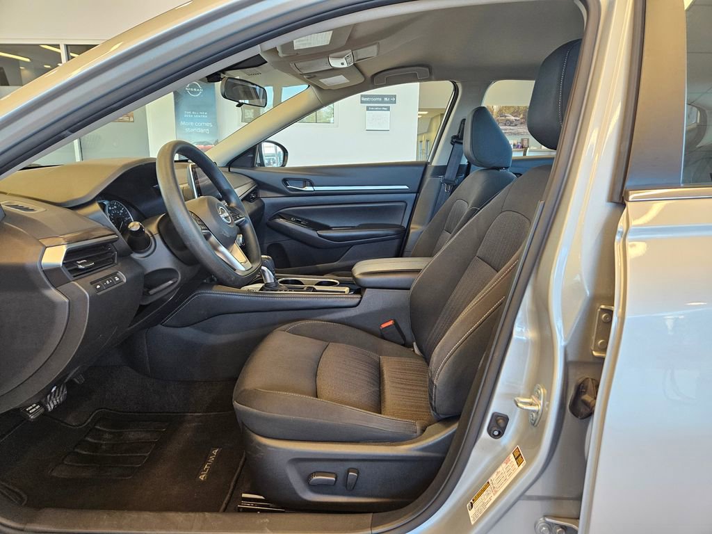 Used 2023 Nissan Altima 2.5 SV image 13