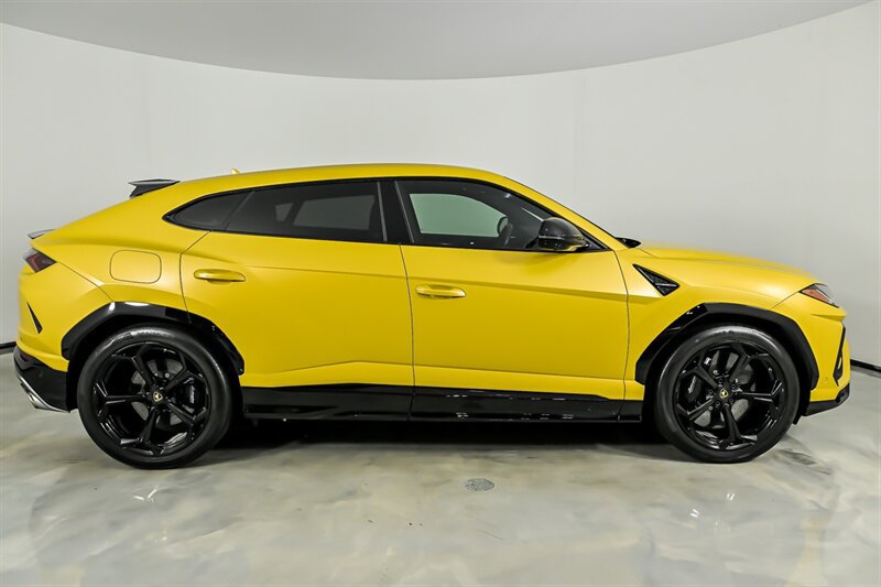 Used 2019 Lamborghini Urus AWD/4WD image 10