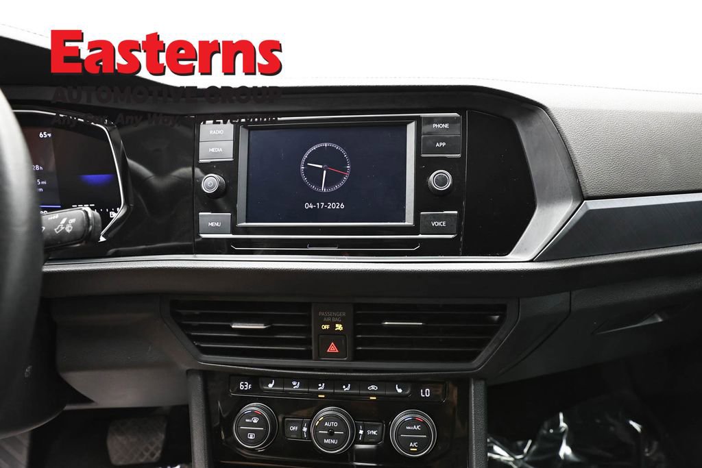 Used 2024 Volkswagen Jetta SE image 12