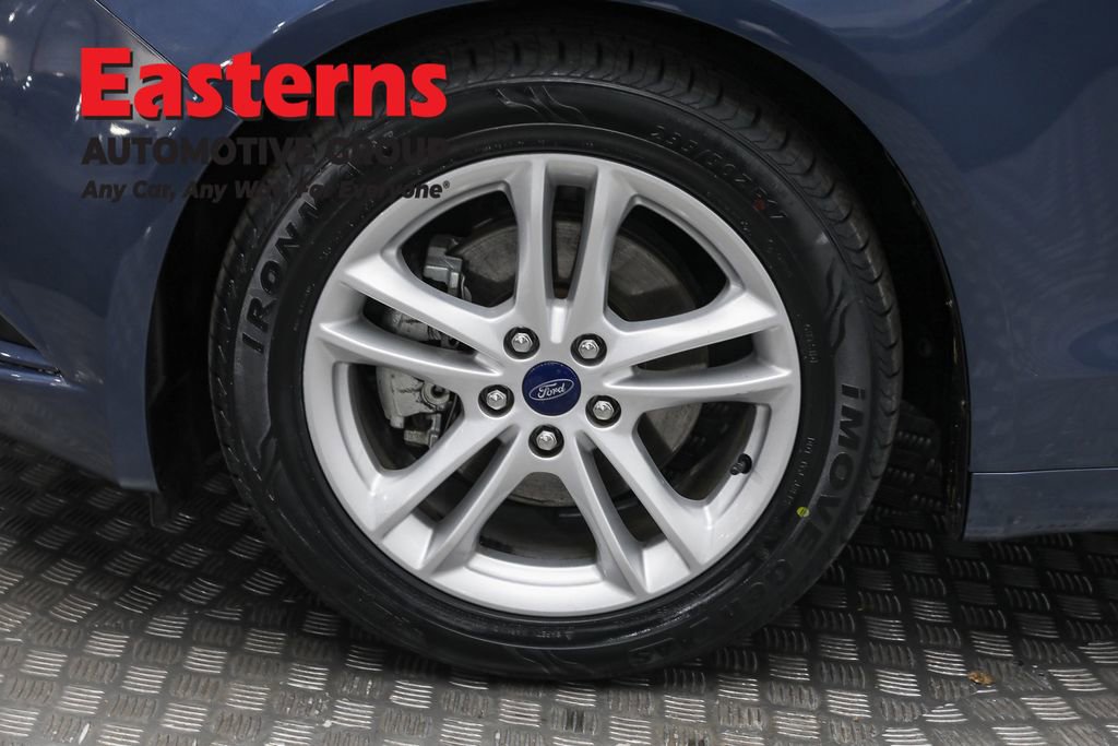 Used 2018 Ford Fusion SE image 32