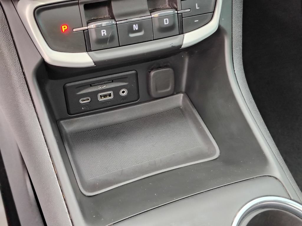 Used 2022 GMC Terrain SLT w/ Infotainment Package II AWD/4WD image 24