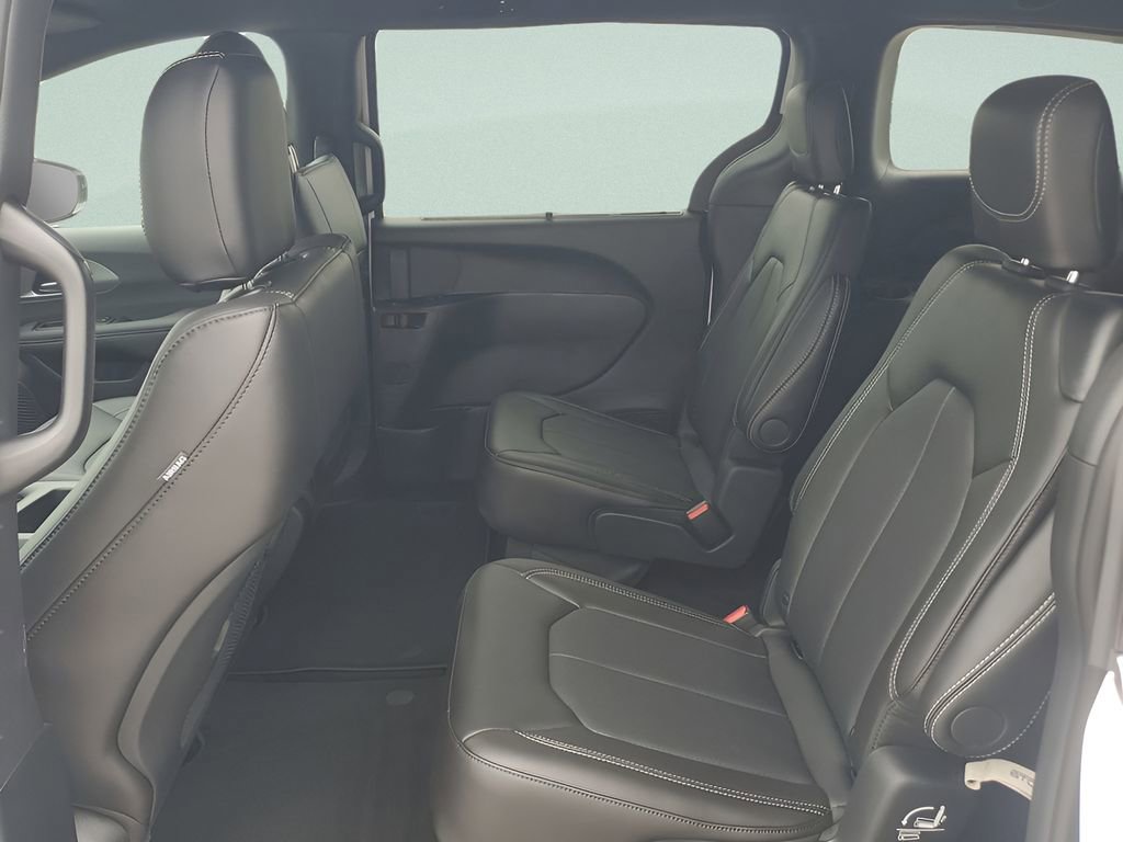 New 2026 Chrysler Voyager LX image 23