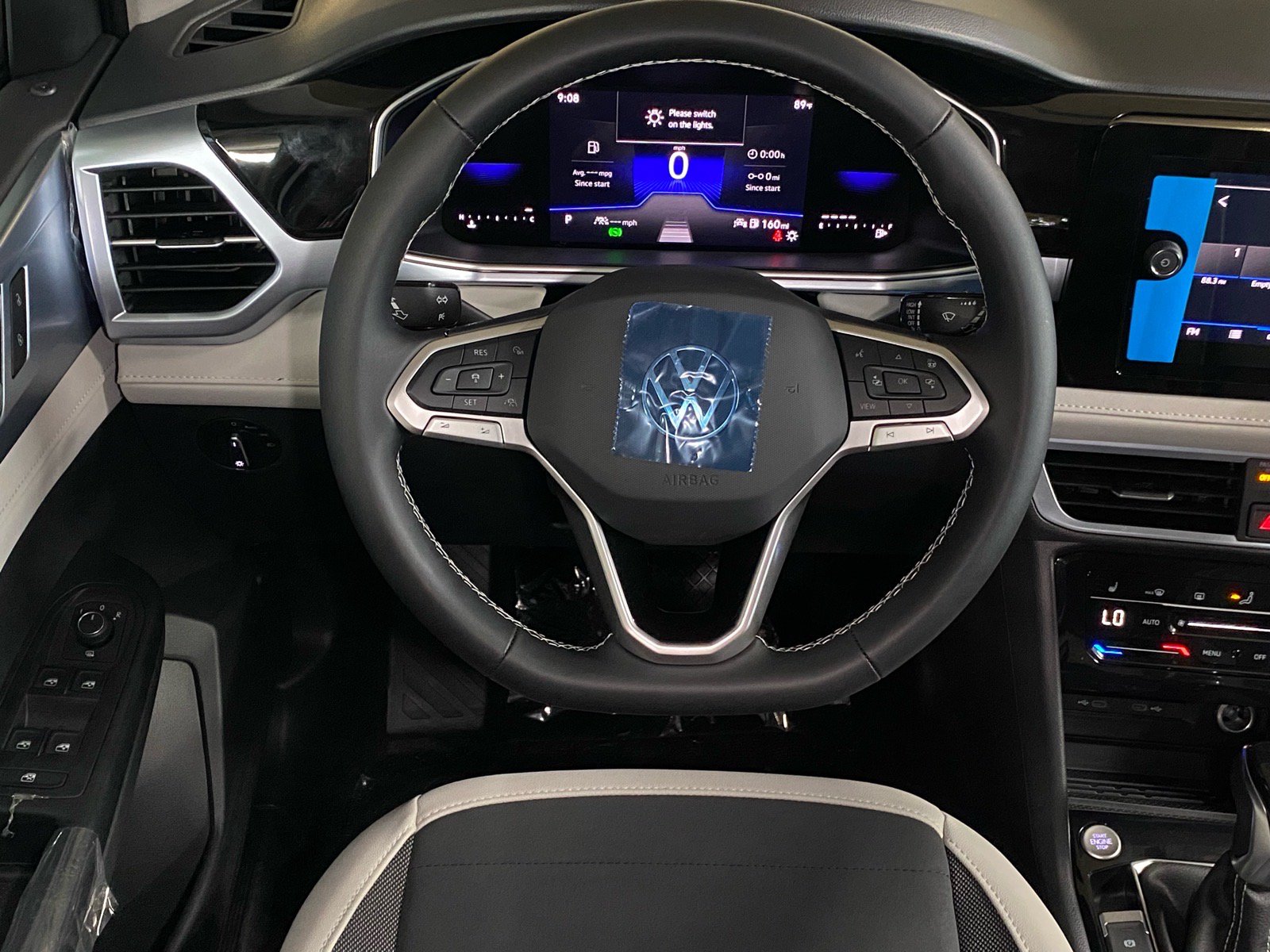 New 2026 Volkswagen Taos SE FWD image 5