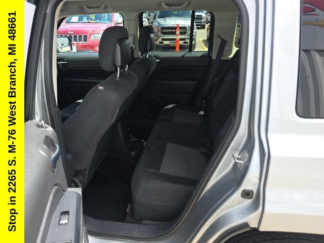 Used 2014 Jeep Patriot Latitude AWD/4WD image 29