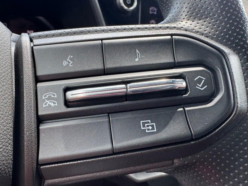 Used 2023 Chevrolet Colorado W/T RWD image 17