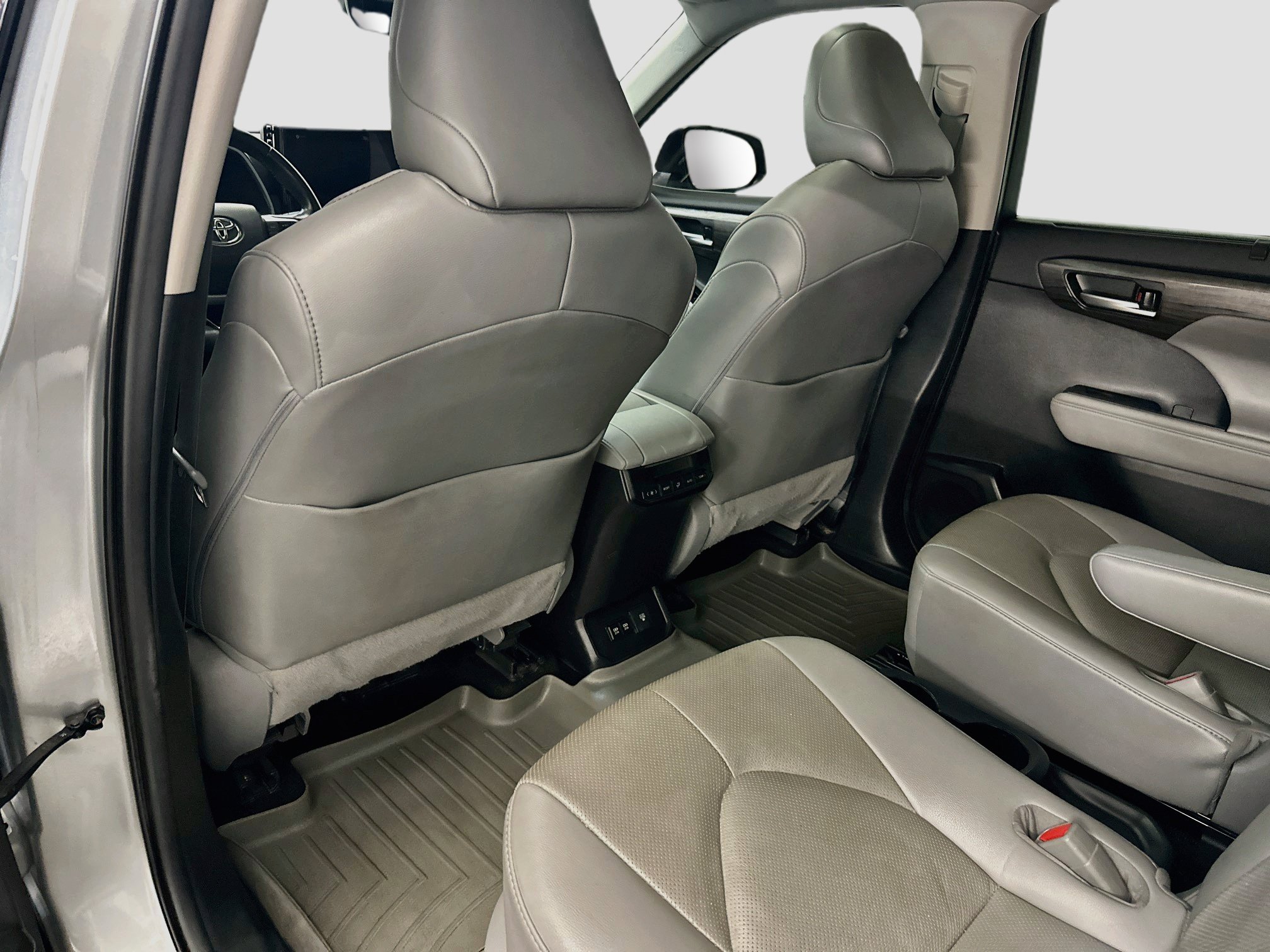 Used 2021 Toyota Highlander Limited AWD/4WD image 29