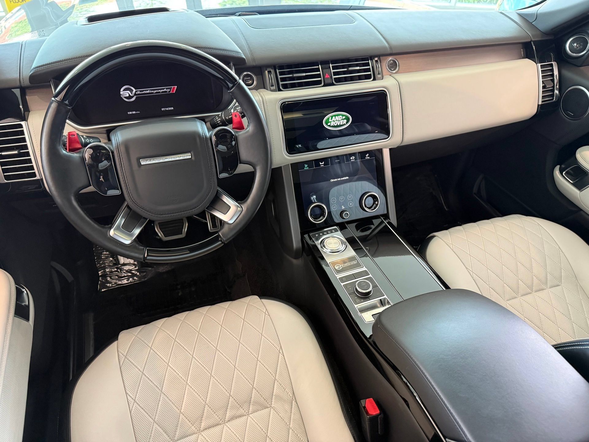 Used 2018 Land Rover Range Rover SV Autobiography Dynamic AWD/4WD image 16