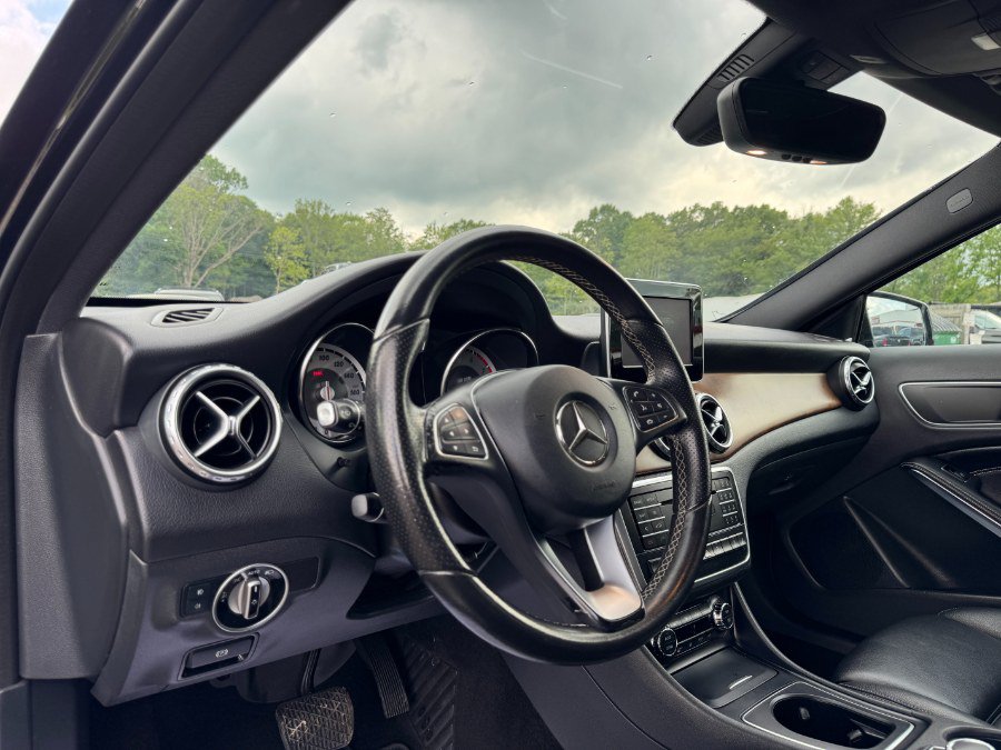 Used 2016 Mercedes-Benz GLA 250 4MATIC image 14