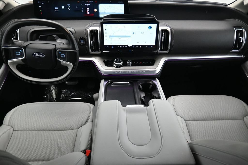 Used 2025 Ford Expedition Max Platinum AWD/4WD image 27