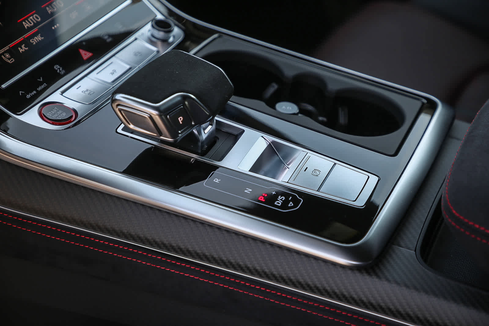 New 2025 Audi RS Q8 performance image 23