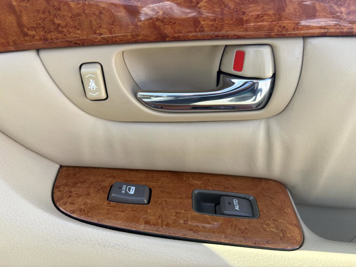 Used 2005 Lexus LS 430 image 36