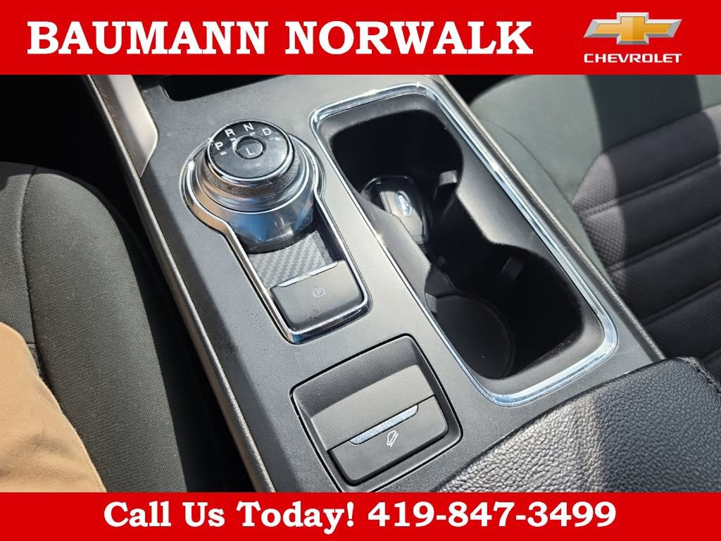 Used 2017 Ford Fusion SE w/ Fusion SE Technology Package FWD image 45