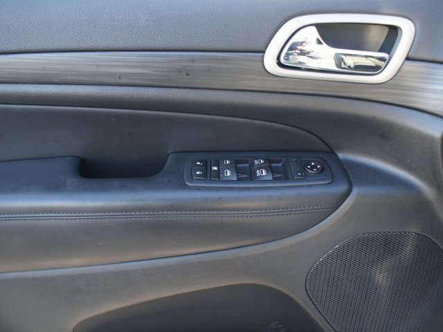 Used 2020 Jeep Grand Cherokee Laredo image 27