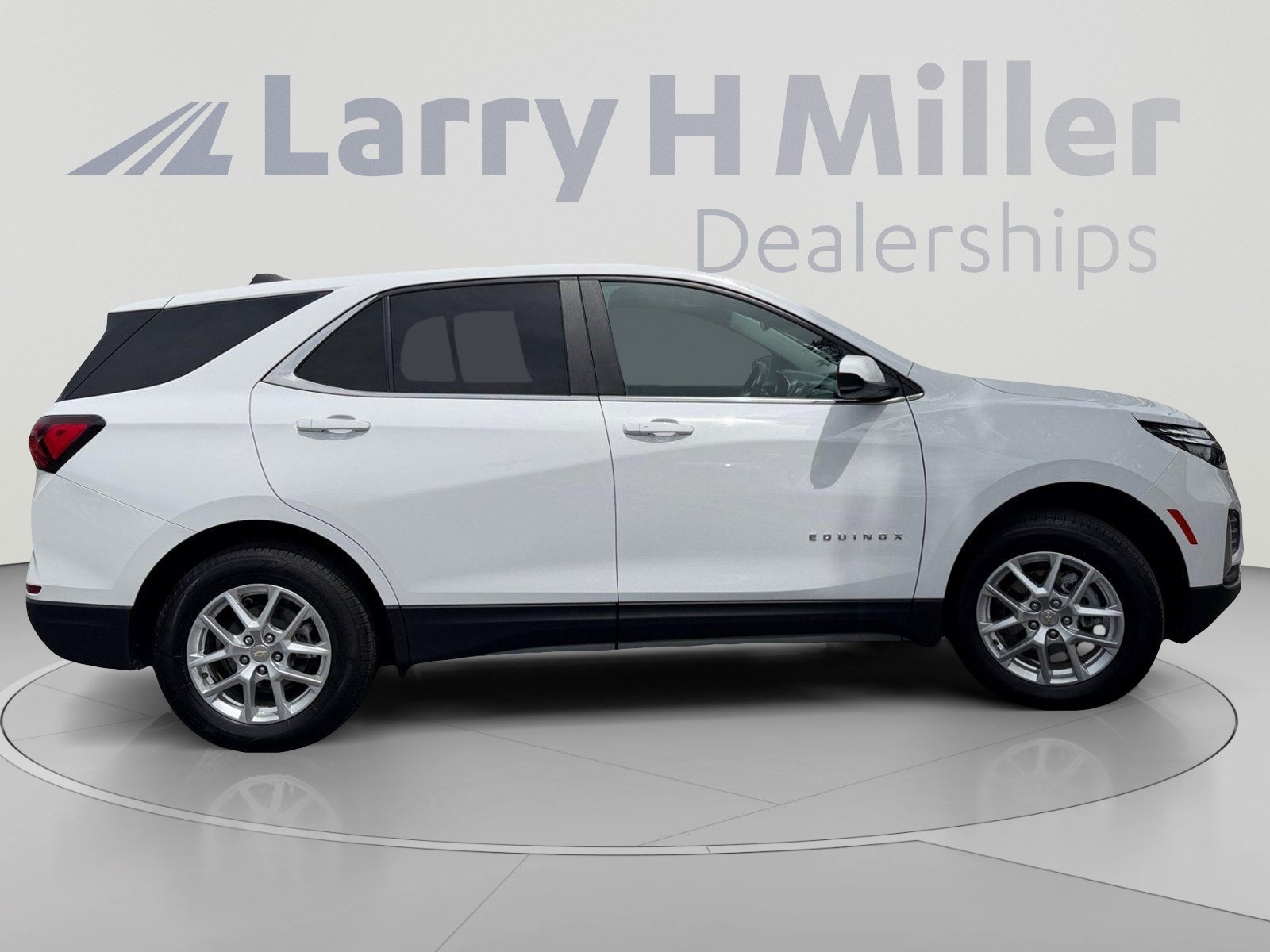 Used 2024 Chevrolet Equinox LT AWD/4WD image 6
