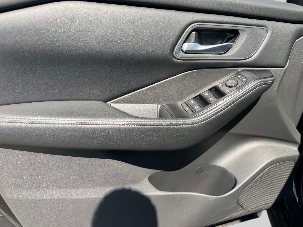 Certified 2026 Nissan Rogue SV AWD/4WD image 15