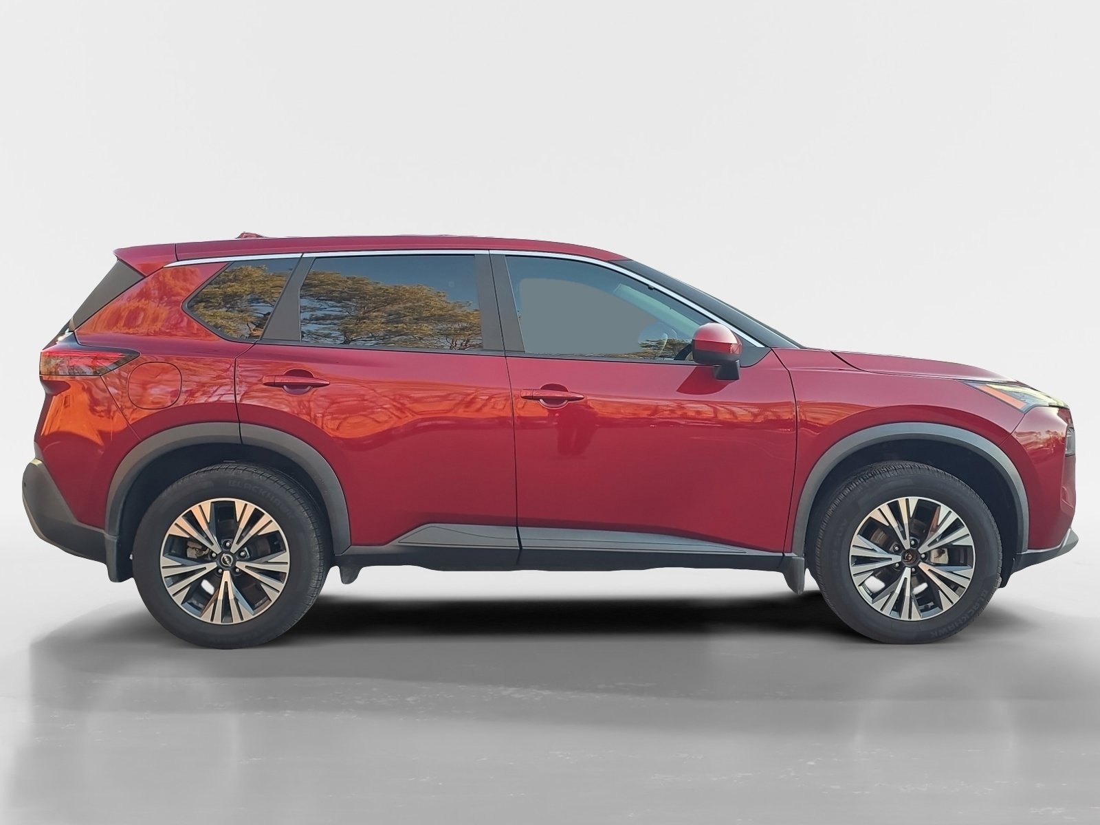Used 2023 Nissan Rogue SV image 6