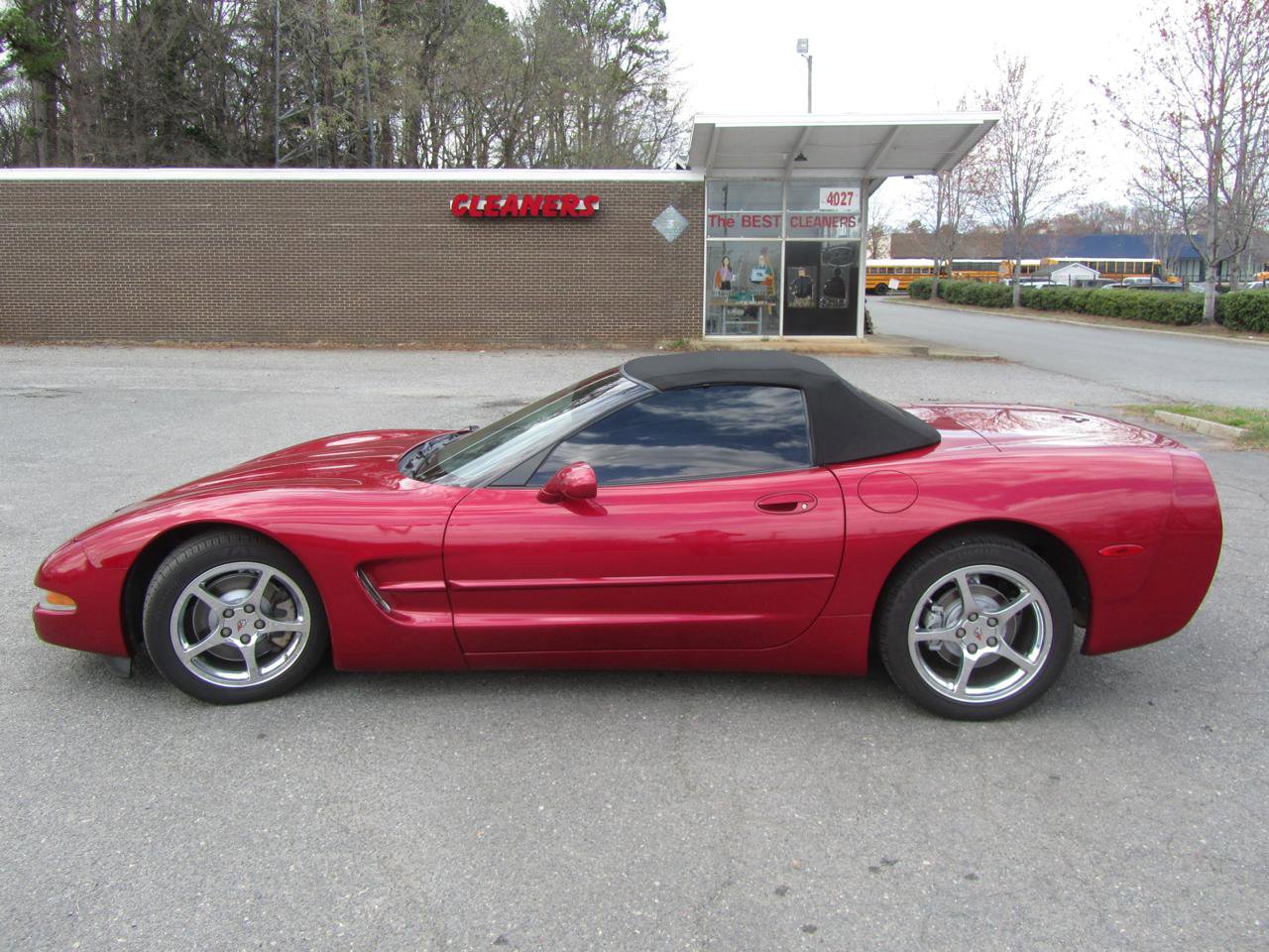 Used 2001 Chevrolet Corvette Convertible w/ Preferred Equipment Group2 image 7