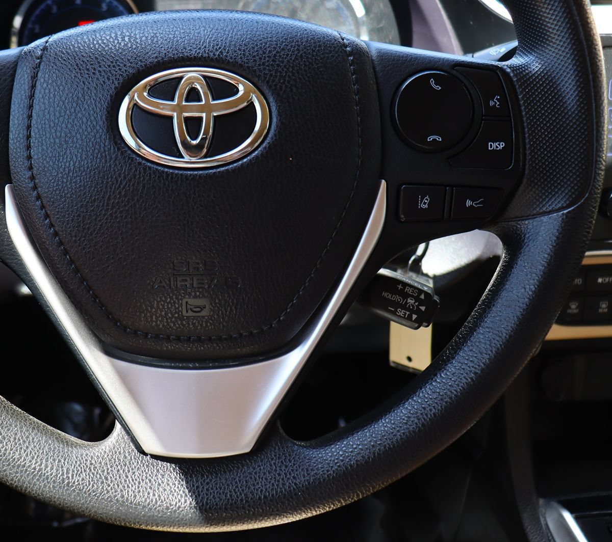 Used 2018 Toyota Corolla LE w/ Carpet Mat Package (TMS) FWD image 51
