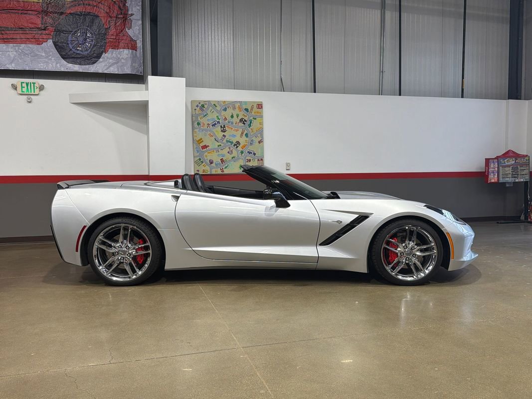 Used 2016 Chevrolet Corvette Stingray Convertible w/ 3LT Preferred Equipment Group RWD image 29